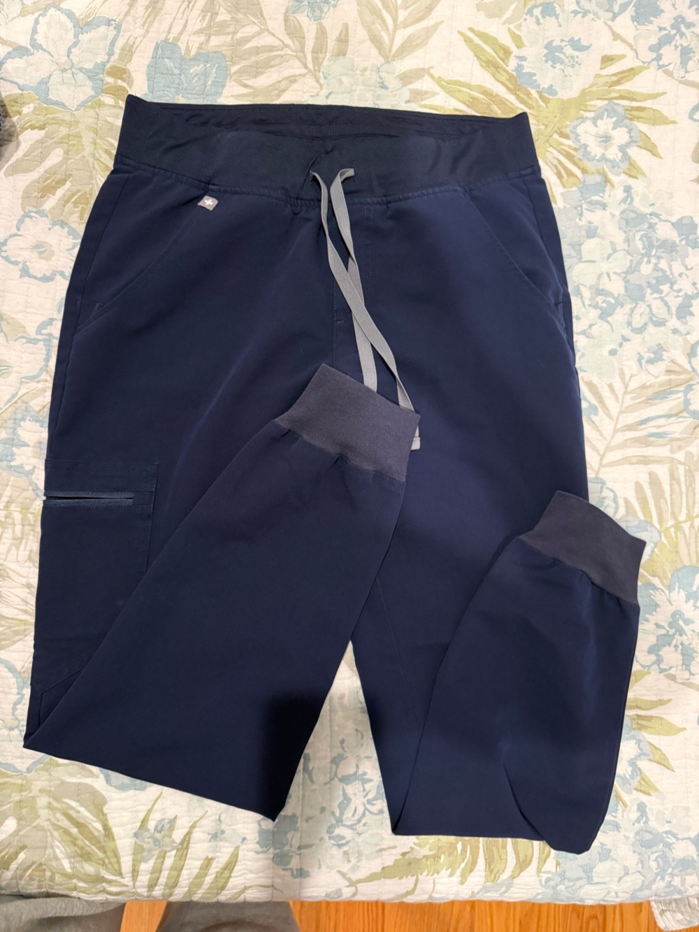 Figs Women's Skinny Scrub Pants in Navy Blue